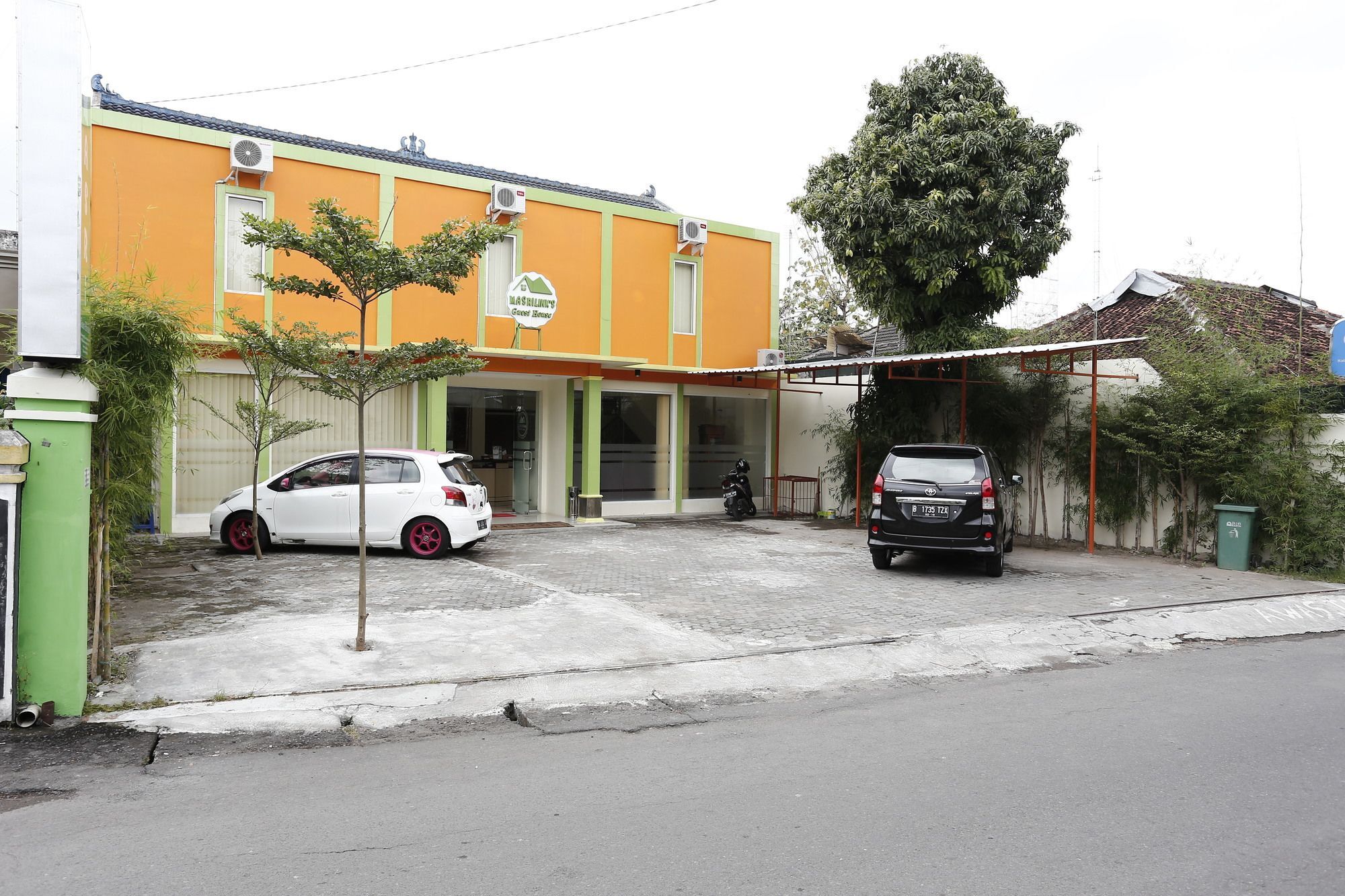 Hotel Reddoorz @ Jakal Bawah 2 Yogyakarta Exterior foto