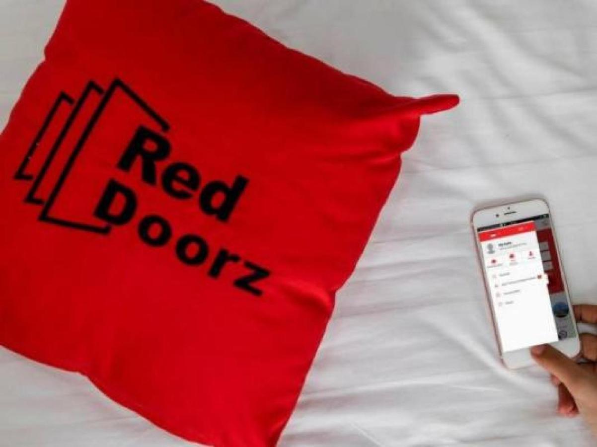 Hotel Reddoorz @ Jakal Bawah 2 Yogyakarta Exterior foto